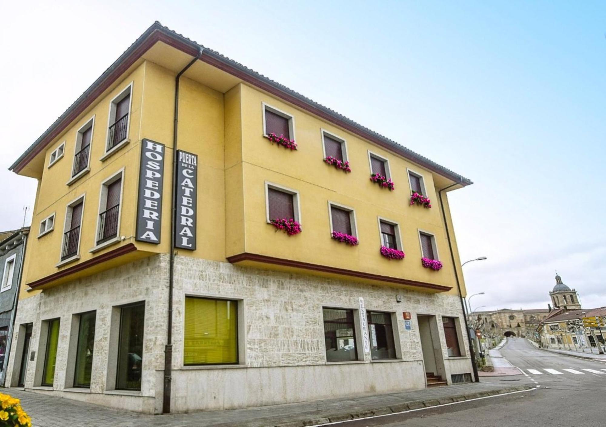 Hospederia Puerta De La Catedral Hotel Ciudad Rodrigo Exterior photo