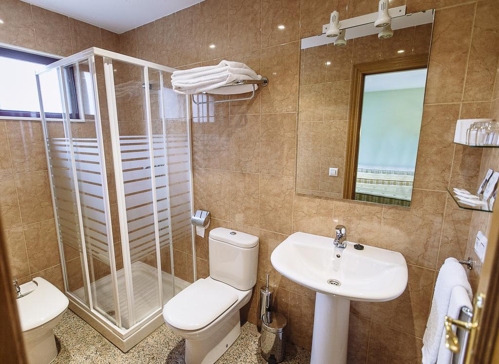 Hospederia Puerta De La Catedral Hotel Ciudad Rodrigo Room photo